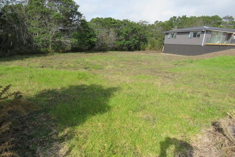 Photo of property in 28 Dudley Crescent, Cable Bay, 0420