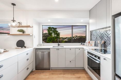 Photo of property in 243a Glengarry Road, Glen Eden, Auckland, 0602