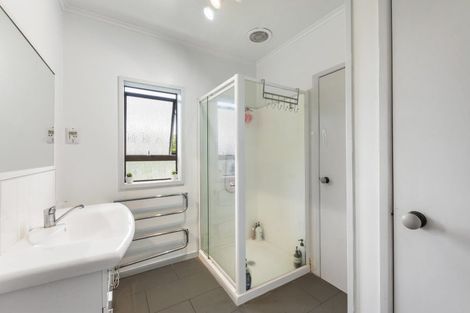 Photo of property in 16 Willis Road, Papakura, 2110