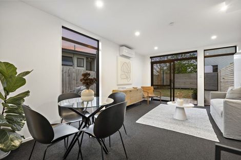 Photo of property in 13/15 Chivalry Road, Glenfield, Auckland, 0629
