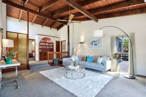 Photo of property in 3 Valdese Rise, Browns Bay, Auckland, 0630