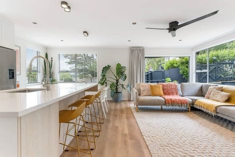 Photo of property in 50 Powrie Street, Glenfield, Auckland, 0629