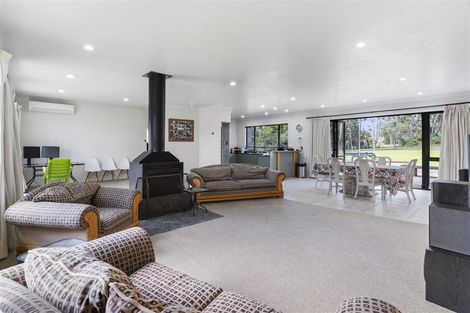 Photo of property in 10 Whites Road, Whitford, Howick, 2571