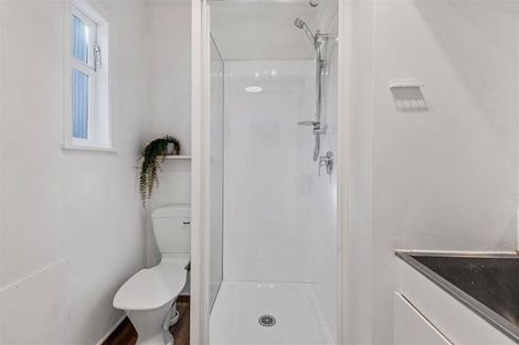 Photo of property in 28 Straven Road, Riccarton, Christchurch, 8011