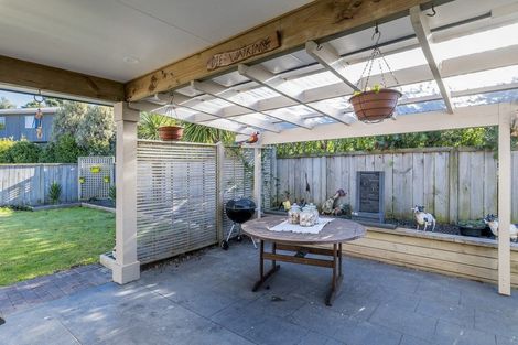 Photo of property in 10 Lorna Irene Drive, Raumati South, Paraparaumu, 5032