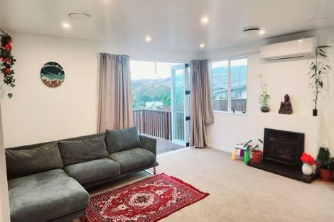 Photo of property in 79 Black Rock Road, Newlands, Wellington, 6037