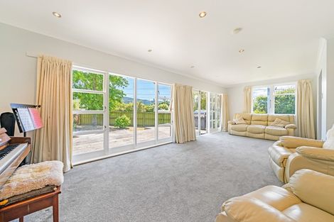 Photo of property in 11 Terminus Street, Silverstream, Upper Hutt, 5019