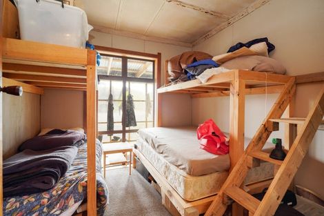 Photo of property in 2686 Ohai Clifden Highway, Orawia, Otautau, 9682