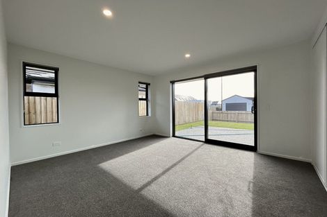 Photo of property in 2 Piopio Lane, Halswell, Christchurch, 8025
