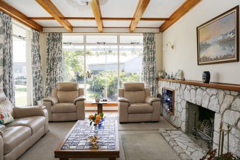 Photo of property in 1 Weston Road, Holmes Hill, Oamaru, 9401