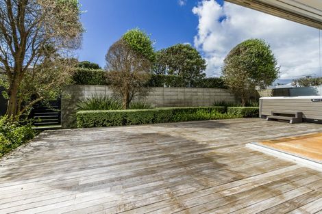 Photo of property in 28 Muritai Road, Milford, Auckland, 0620