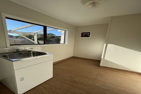 Photo of property in 2 West Harbour Drive, West Harbour, Auckland, 0618