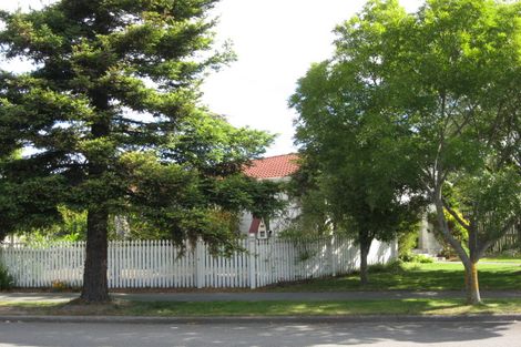 Photo of property in 35 Royal Park Drive, Parklands, Christchurch, 8083