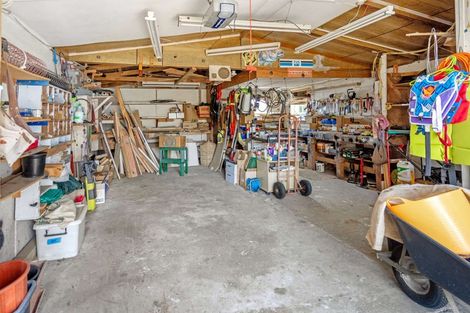 Photo of property in 37 Roretana Drive, Athenree, Waihi Beach, 3177