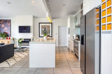 Photo of property in 87 Princes Street, Northcote Point, Auckland, 0627