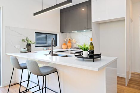 Photo of property in 21a Barron Drive, Green Bay, Auckland, 0604