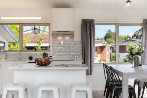 Photo of property in 45 Matuhi Rise, Henderson, Auckland, 0612