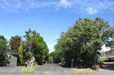 Photo of property in 2/13 Aralia Road, Sunnynook, Auckland, 0620