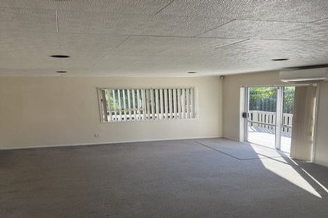 Photo of property in 7 Meadowood Drive, Unsworth Heights, Auckland, 0632