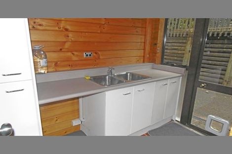 Photo of property in 554 Scenic Drive, Waiatarua, Auckland, 0612