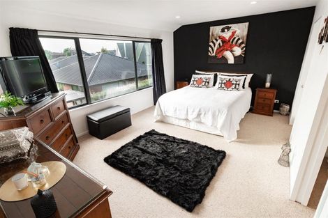 Photo of property in 26a Crofton Road, Harewood, Christchurch, 8051