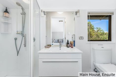 Photo of property in 106 Paetawa Road, Peka Peka, Waikanae, 5391