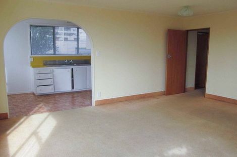 Photo of property in 13 Kiteroa Terrace, Rothesay Bay, Auckland, 0630