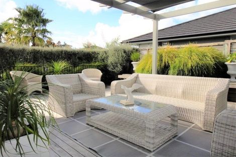 Photo of property in 98 Barbados Way, One Tree Point, 0118