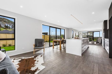 Photo of property in 2a Kaiaho Close, Aotea, Porirua, 5024