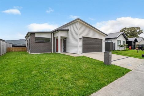 Photo of property in 8 Whitten Way, Wallaceville, Upper Hutt, 5018