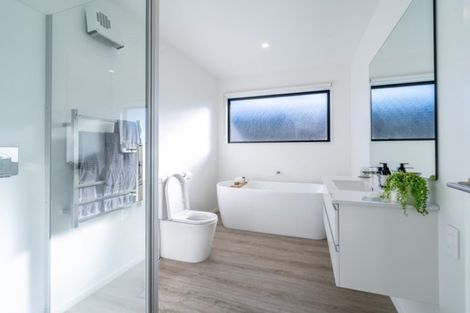 Photo of property in 46 Mount Creighton Crescent, Wanaka, 9305