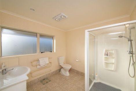 Photo of property in 158 Ruapehu Drive, Fitzherbert, Palmerston North, 4410