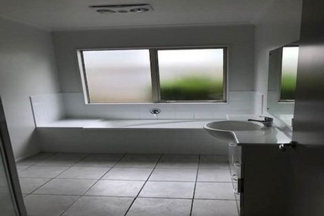 Photo of property in 33 Aspiring Terrace, Aotea, Porirua, 5024