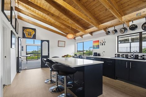 Photo of property in 57 John Dee Crescent, Red Beach, 0932