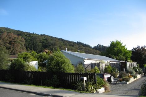 Photo of property in 19 Sussex Street, Picton, 7220