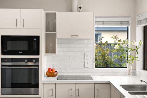 Photo of property in 25 Mangakoea Place, St Andrews, Hamilton, 3200