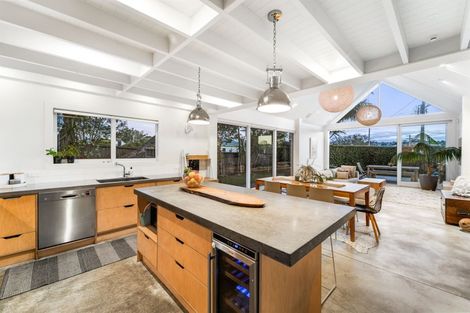 Photo of property in 17 Vincent Road, Northcote Point, Auckland, 0627