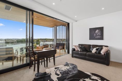 Photo of property in 304/8b Lake Pupuke Drive, Takapuna, Auckland, 0622