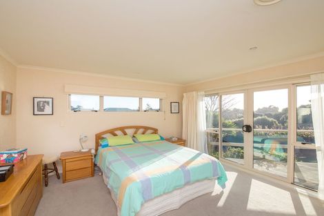 Photo of property in 158 Ruapehu Drive, Fitzherbert, Palmerston North, 4410