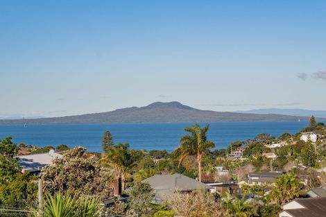 Photo of property in 23 Jellicoe Road, Murrays Bay, Auckland, 0630