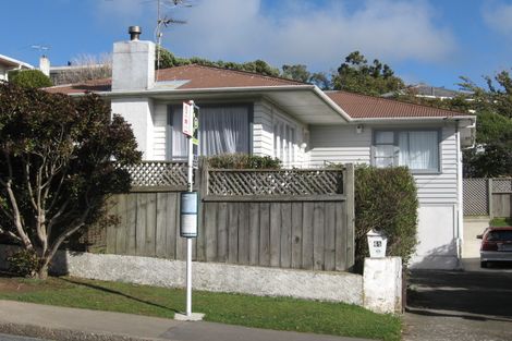 Photo of property in 65 Kenmore Street, Newlands, Wellington, 6037
