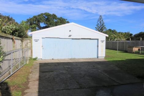Photo of property in 30 Sea View Road, Baylys Beach, Dargaville, 0377