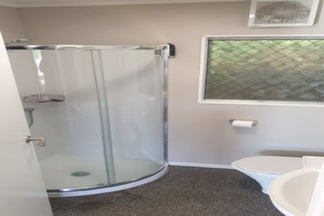 Photo of property in 2/22 Woodside Avenue, Northcote, Auckland, 0627