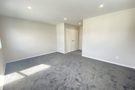 Photo of property in 35 Kaimai Avenue, Massey, Auckland, 0614