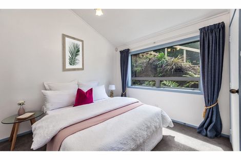 Photo of property in 312 Forest Hill Road, Waiatarua, Auckland, 0612