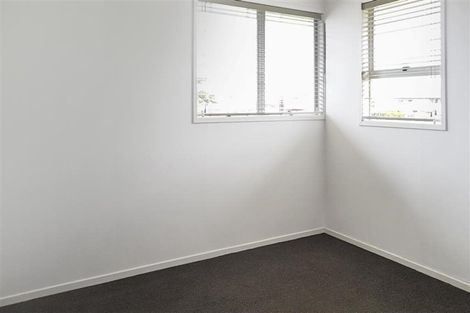 Photo of property in 242 Centreway Road, Orewa, 0931