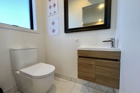 Photo of property in 27d Dawnhaven Drive, Te Atatu Peninsula, Auckland, 0610