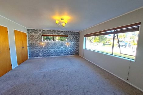 Photo of property in 6 Delisle Place, Windsor Park, Auckland, 0632