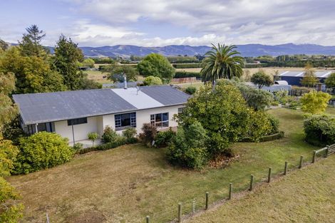 Photo of property in 72 Timaru Road, Waimate, 7924