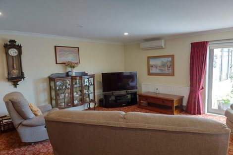 Photo of property in 19 Dunsford Close, Halswell, Christchurch, 8025